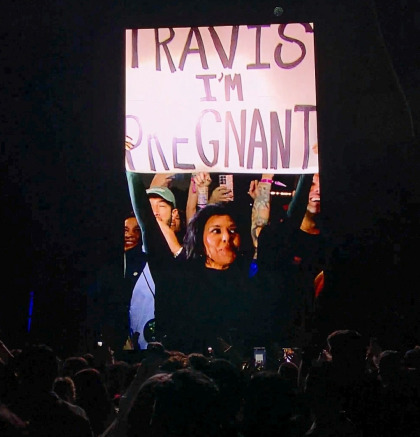 Kourtney Kardashian & Travis Barker are expecting their first child together