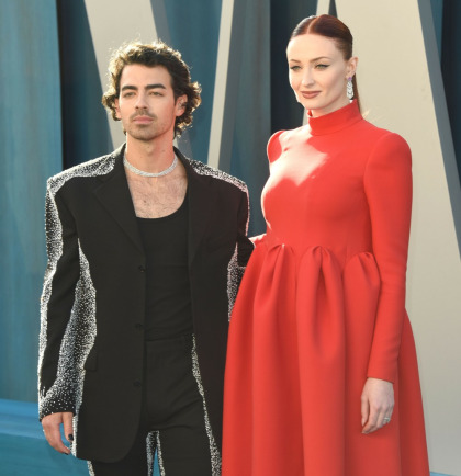 Sophie Turner 'felt trapped' after having two kids & Joe wanted a third
