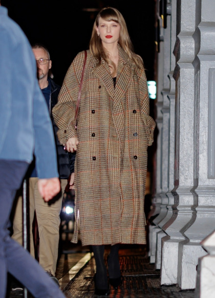 Taylor Swift wore a $2900 Stella McCartney coat in NYC: tweedy & cute?