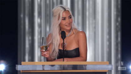 Kim Kardashian was booed like crazy at Tom Brady's Netflix roast