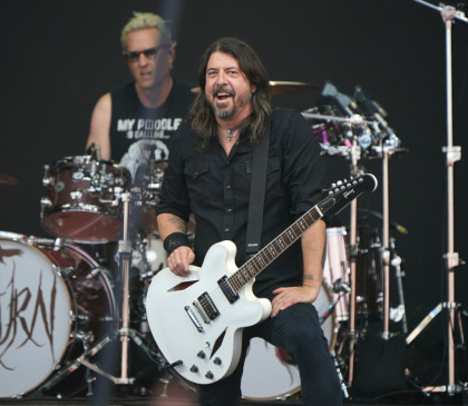 Dave Grohl took a swipe at Taylor Swift: 'We actually play live.  What' Just saying'