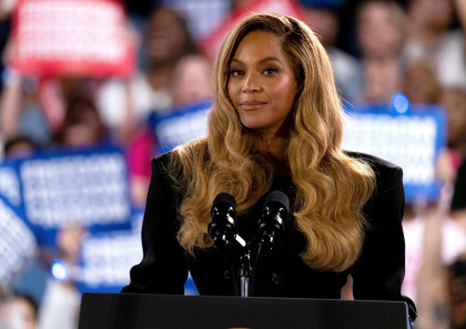 Beyonce & Kelly Rowland endorsed Kamala Harris at a spectacular Houston rally