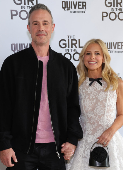 Freddie Prinze Jr. explains why he and Sarah Michelle Gellar don't get papped