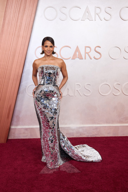 Halle Berry in a mirrored Siriano at the Oscars: incredible workmanship and design