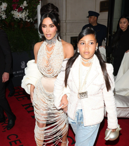 Kim Kardashian considers stripping Kanye West of joint custody of their kids Kim Kardashian considers stripping Kanye West of joint custody of their kids
