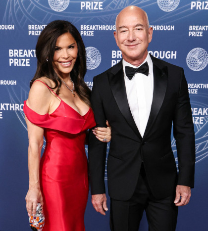 Jeff Bezos & Lauren Sanchez are 'essentially buying Venice' for their wedding Jeff Bezos & Lauren Sanchez are 'essentially buying Venice' for their wedding