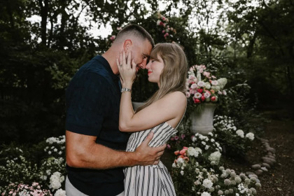 Travis Kelce asked Taylor Swift's father for 'permission' to propose a month ago Travis Kelce asked Taylor Swift's father for 'permission' to propose a month ago