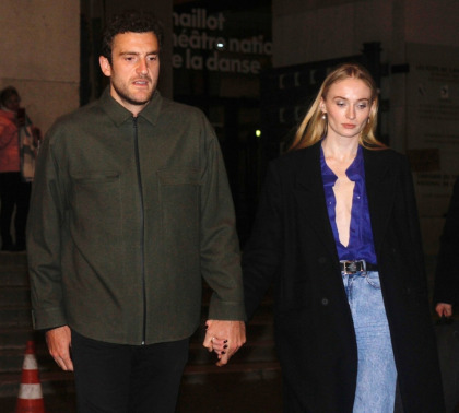 Sophie Turner split from Peregrine Pearson & is now dating Chris Martin?