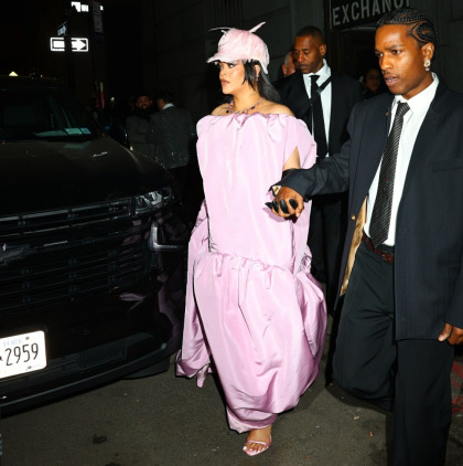 Rihanna wore a hilariously bad Balenciaga ensemble at the Gotham Awards