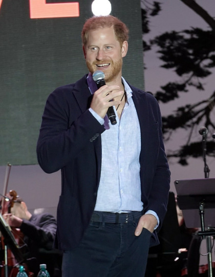 Prince Harry was happy, thriving & surfing during the Epstein mess this weekend