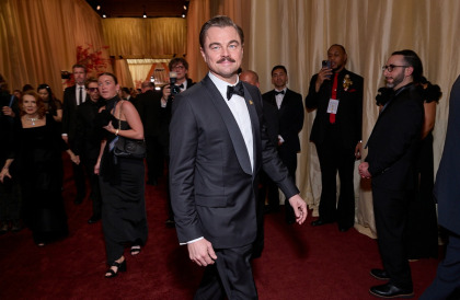 Leonardo DiCaprio & Michael B. Jordan had a sweet embrace at the Oscars