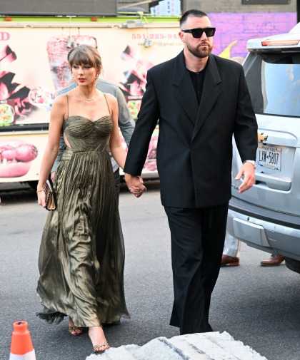 Taylor Swift wore Maria Lucia Hohan & a suite of Elizabeth Taylor's opal jewelry